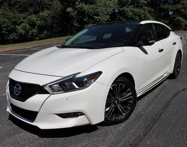 2016 maxima white